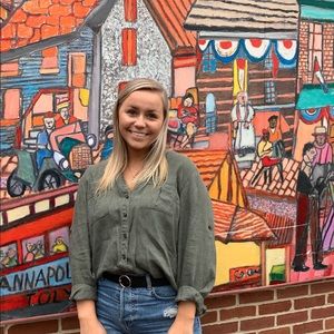 Meet your Posher, Elizabeth